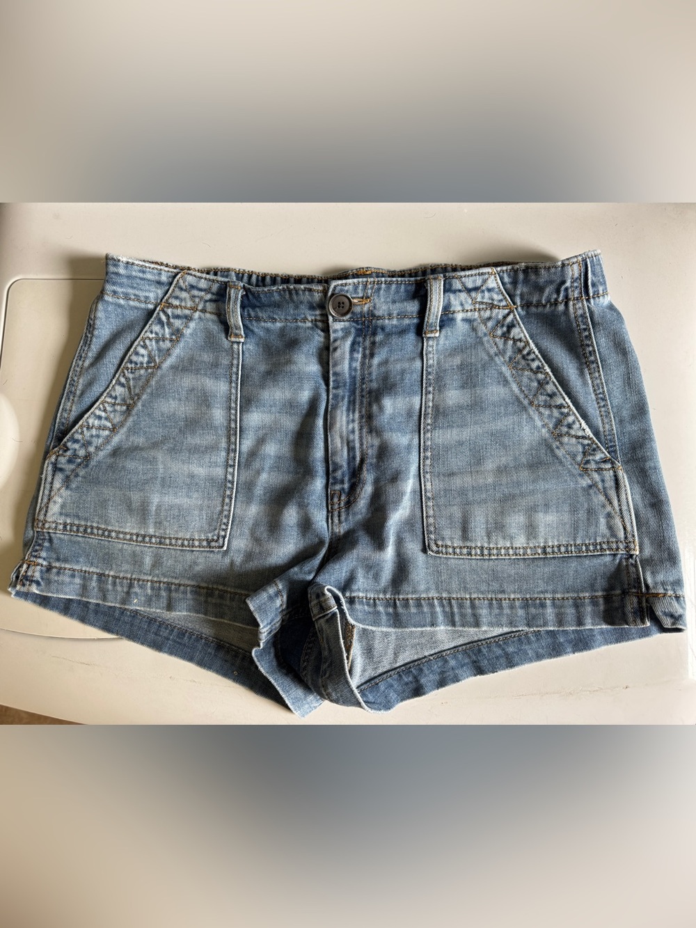 Aerie Light Wash Denim Women’s Shorts size large